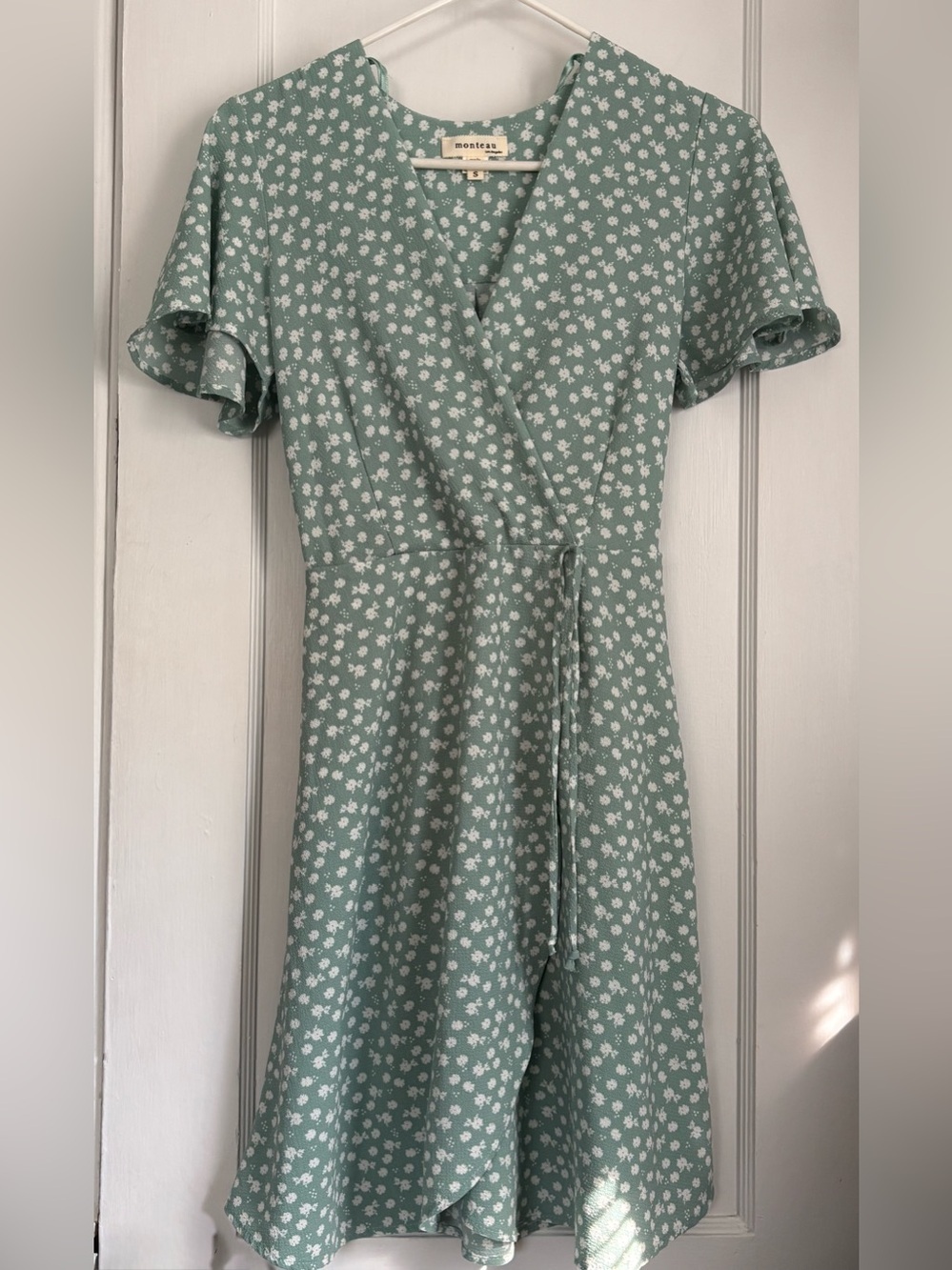 Monteau Sage Green Floral Faux Wrap Dress Flutter Sleeve Mini Dress | Size Small